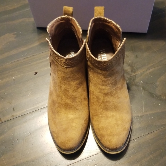 Wild G shoes - Picture 1 of 4